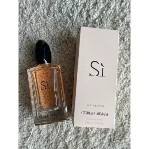 Giorgio Armani Si Perfume