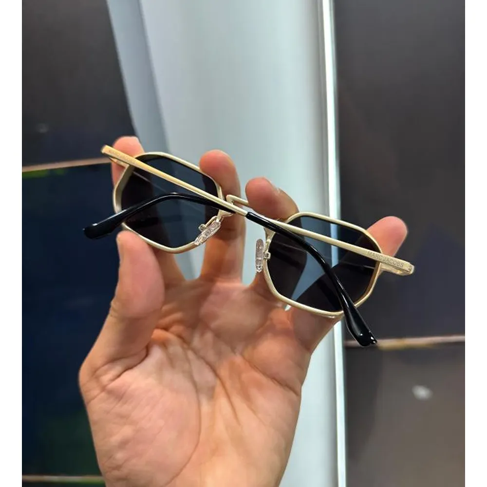 Stylish Marc Jacobs Sunglass Gold Black For Men (FT612) - Image 2