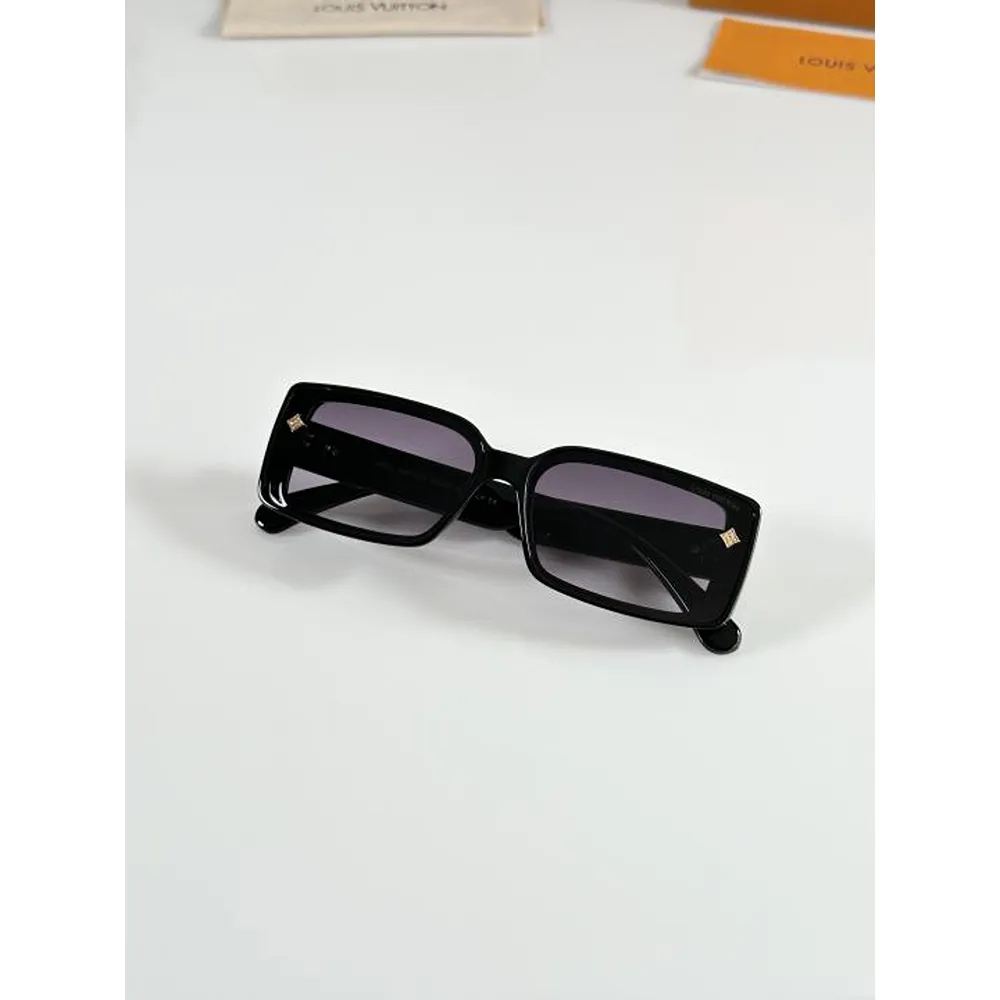 Trendy Louis Vuitton Sunglass Black For Women (FT604) - Image 3