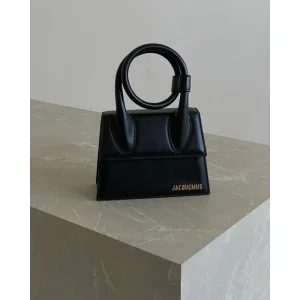 Jacquemus Le Chiquito